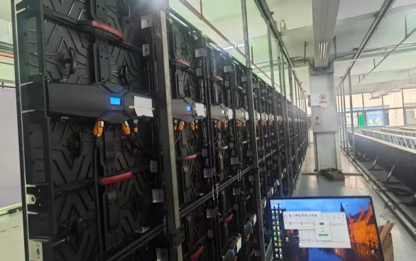 Seamless Splicing for a Clean Church Video Wall
